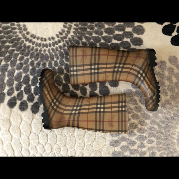 Boots - Picture 2 of 4